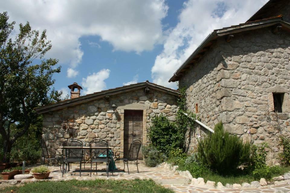 Podere I Casaloni - La Casa Nel Bosco Torniella Exteriör bild